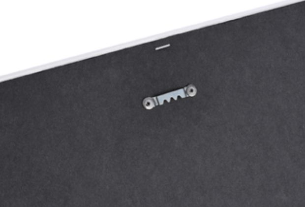 Lightweight & Easy to Hang